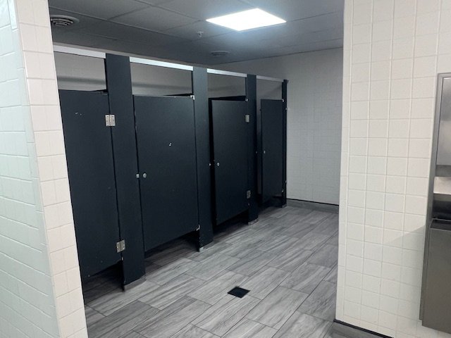 Plaza Bathroom 2